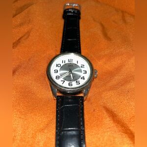 Q&Q Men's Watch Silver Bezel Round White Dial 12/24 HRS on Black Leather
